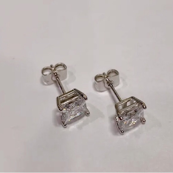 4 Pairs Cubic Zirconia Earrings Stainless Steel in Great Conditions - Picture 4 of 7